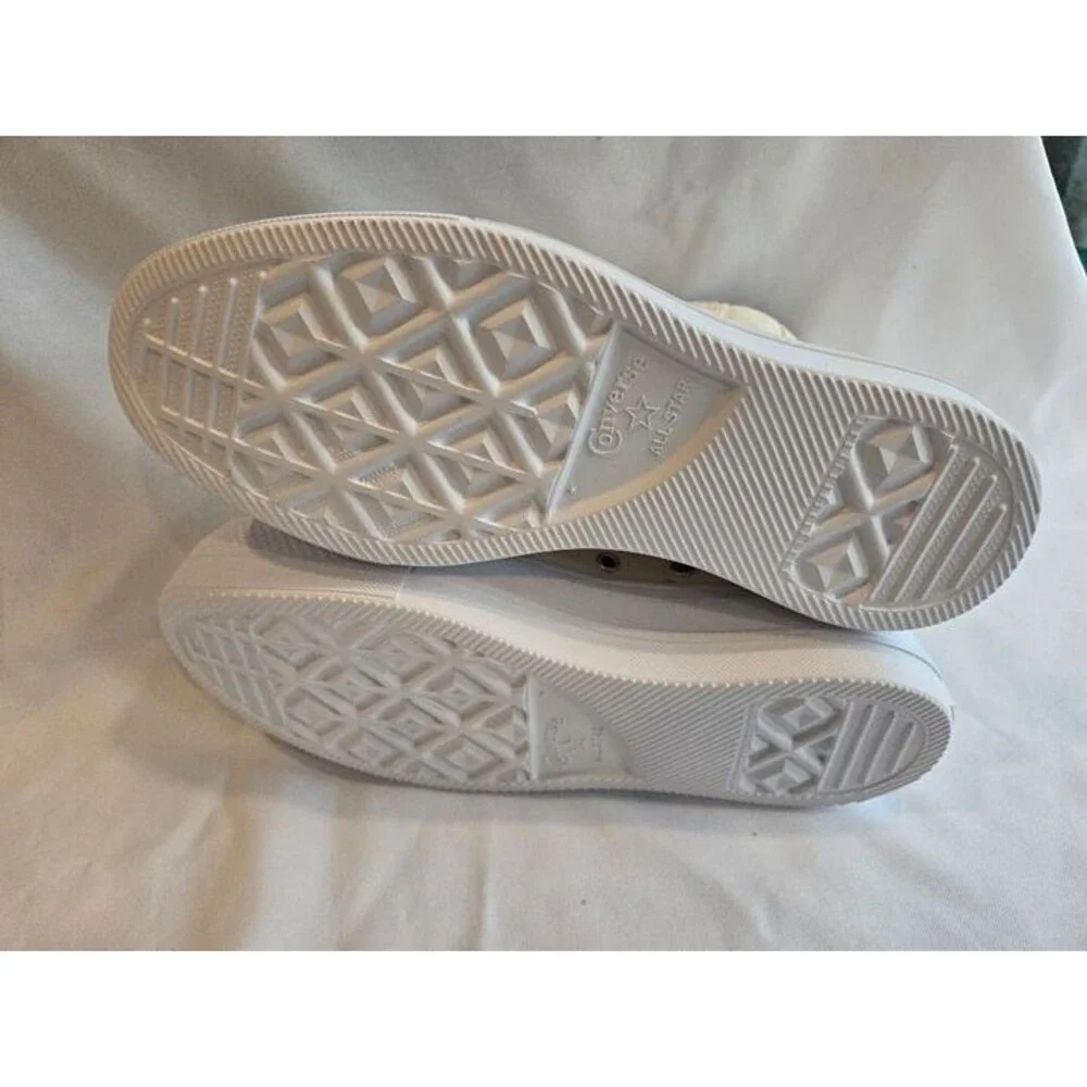 Converse Platform High Top Sneakers - Cream - Girls size 6 / Womens size 8 - NEW